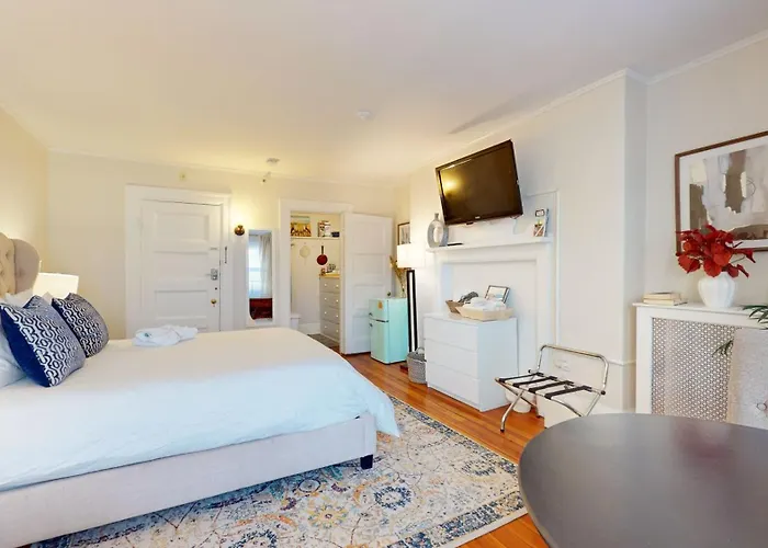 Large Private Room 10Min Walk To Fenway,Bc,Bu,T